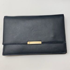 Black clutch